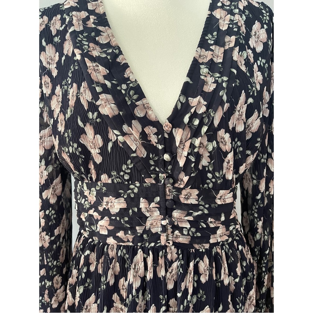 Lulu’s floral dress - Picture 2 of 7